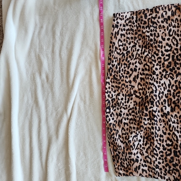 Leopard Pencil Skirt - Picture 2 of 3